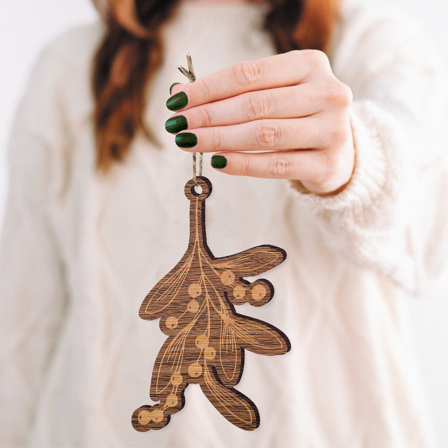 Mistletoe Ornament - Cute Rustic Wooden Ornament, Mistletoe Bauble Christmas Seasonal Home Decor, Xmas Tree Decoration, Hanging Mistletoe