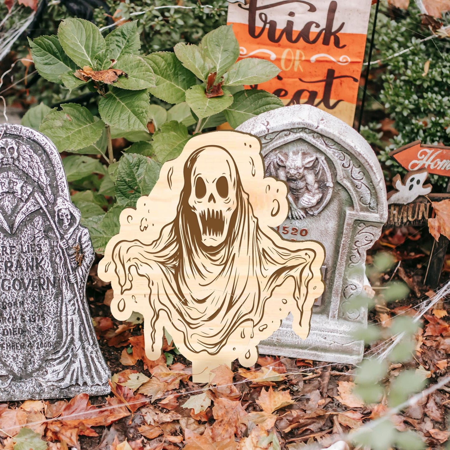 Spooky Ghost Wooden Halloween Plaque: Garden Sign, Halloween Outdoor Decoration, Wooden Garden Decor, Halloween Party Decorations