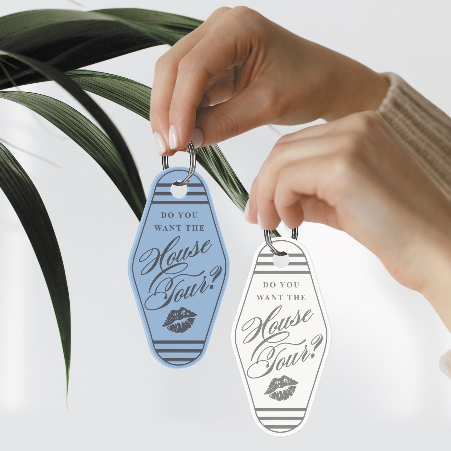 Music-Inspired House Tour Keyring  Lips: Motel Style  Keychain | Cute Fan Gift, Pop Music Aesthetic, Bag & Key Accessory | Gift for Her