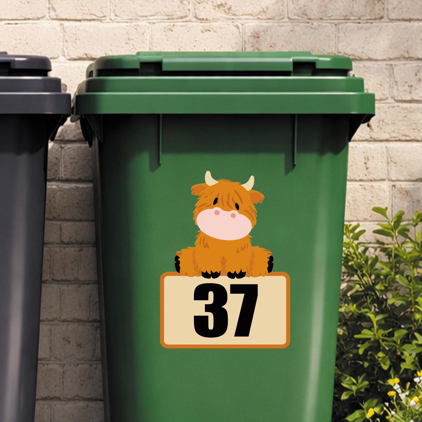 Highland Cow Wheelie Bin Sticker | Personalised House Number Bin Decal | Cute Cow Address Sticker | Outdoor Vinyl Bin Number Sticker